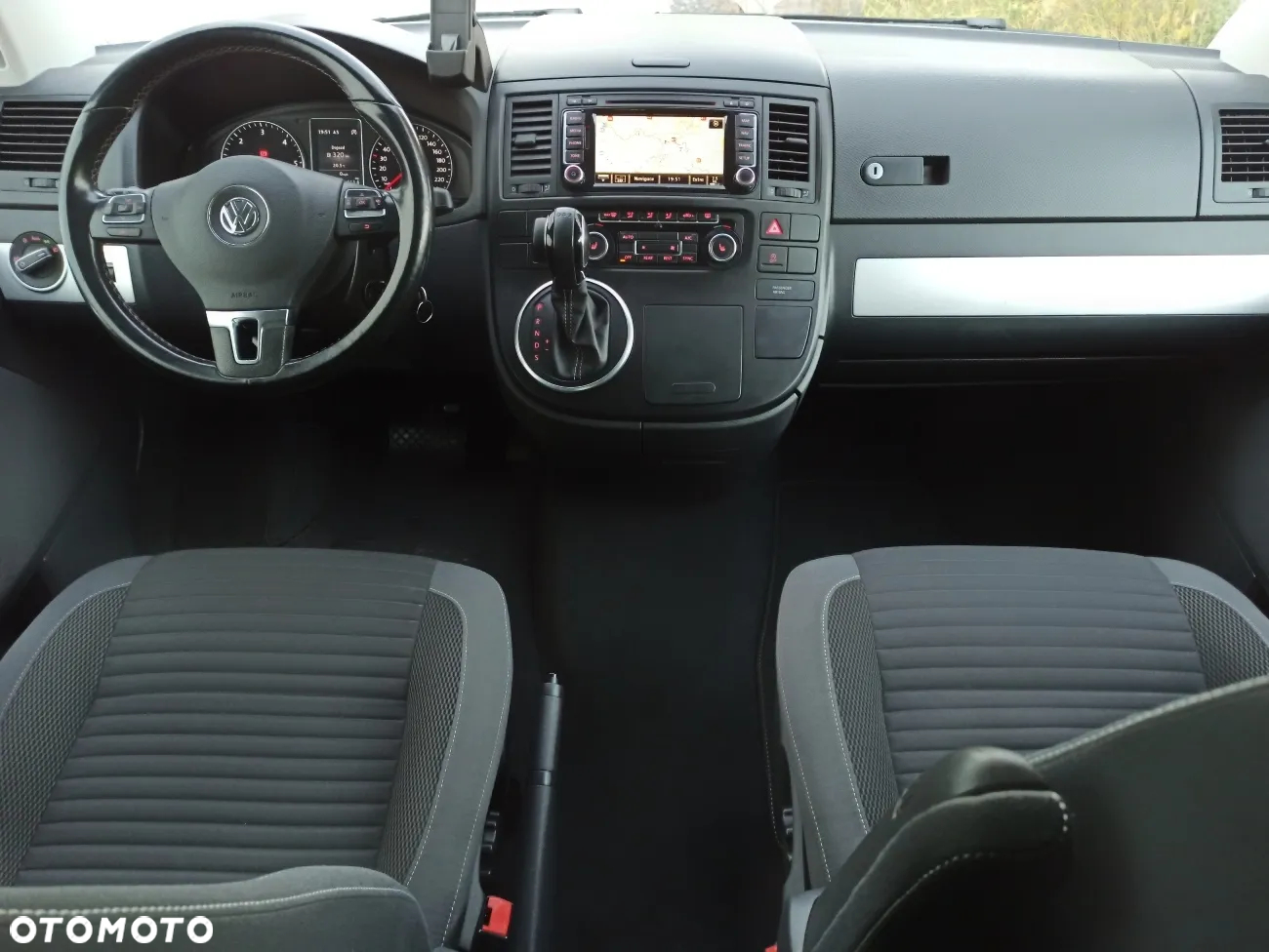 Volkswagen Multivan - 5