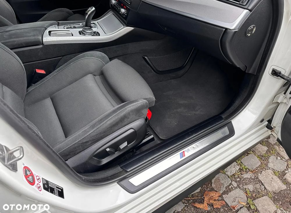 BMW Seria 5 525d xDrive Modern Line - 24
