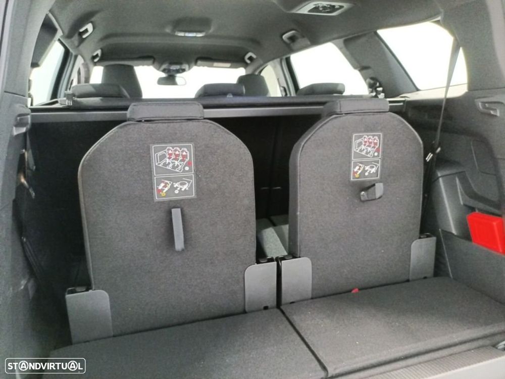 Peugeot 5008 - 12