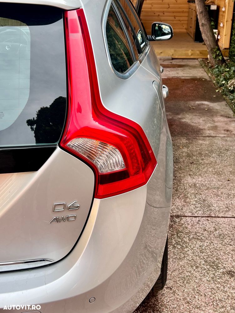 Volvo V60 D6 Plug-In-Hybrid AWD Geartronic Momentum - 21