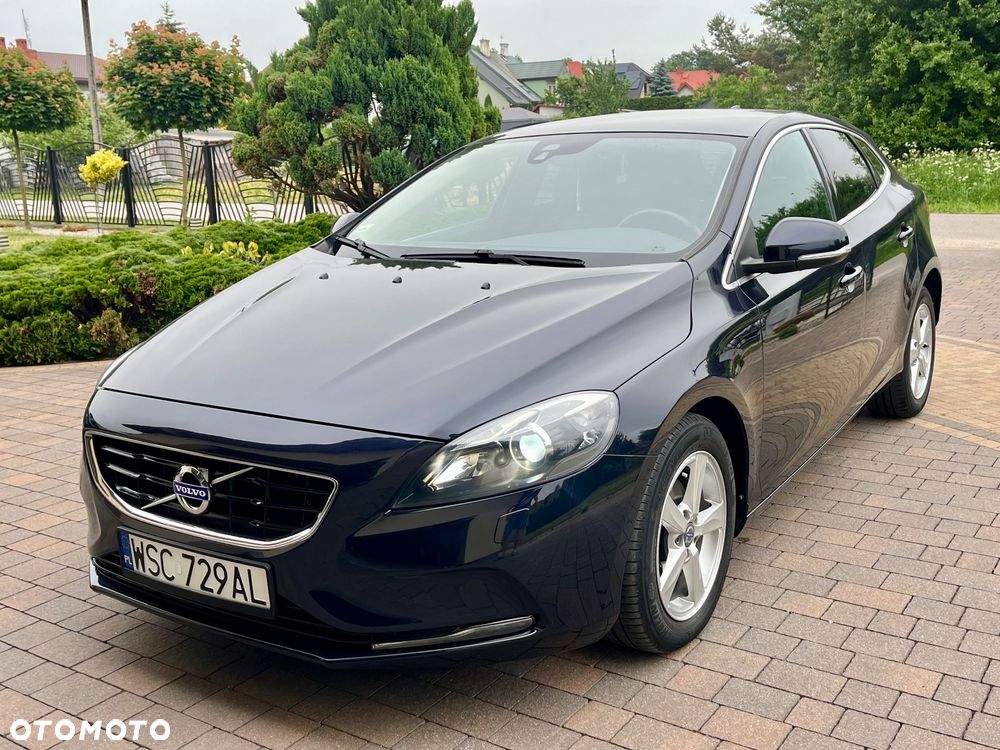 Volvo V40 D2 Momentum - 1