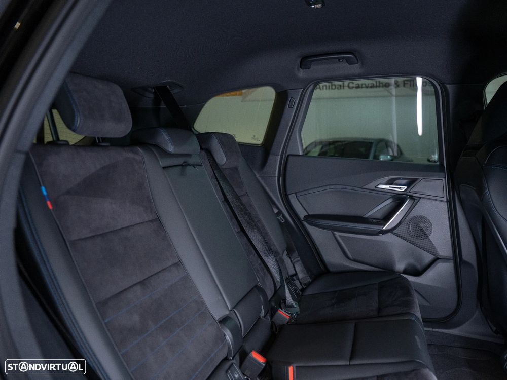 BMW iX1 eDrive20 Pack Desportivo M - 21