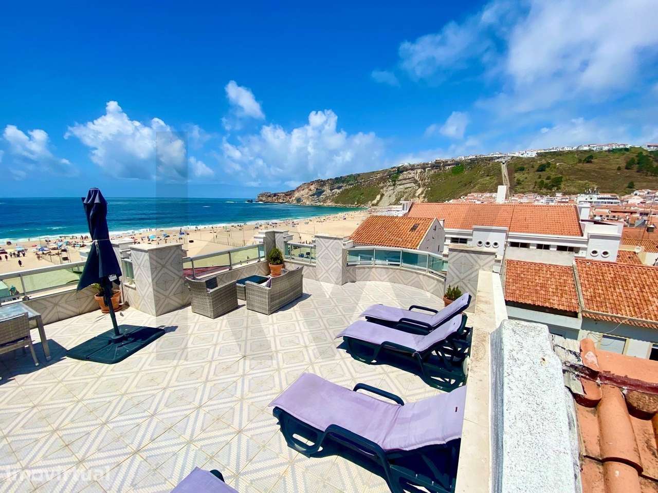 Nazaré  T2 de Luxo com Vista Infinita e Faturação Superior a 70.000€/A - Grande imagem: 2/31