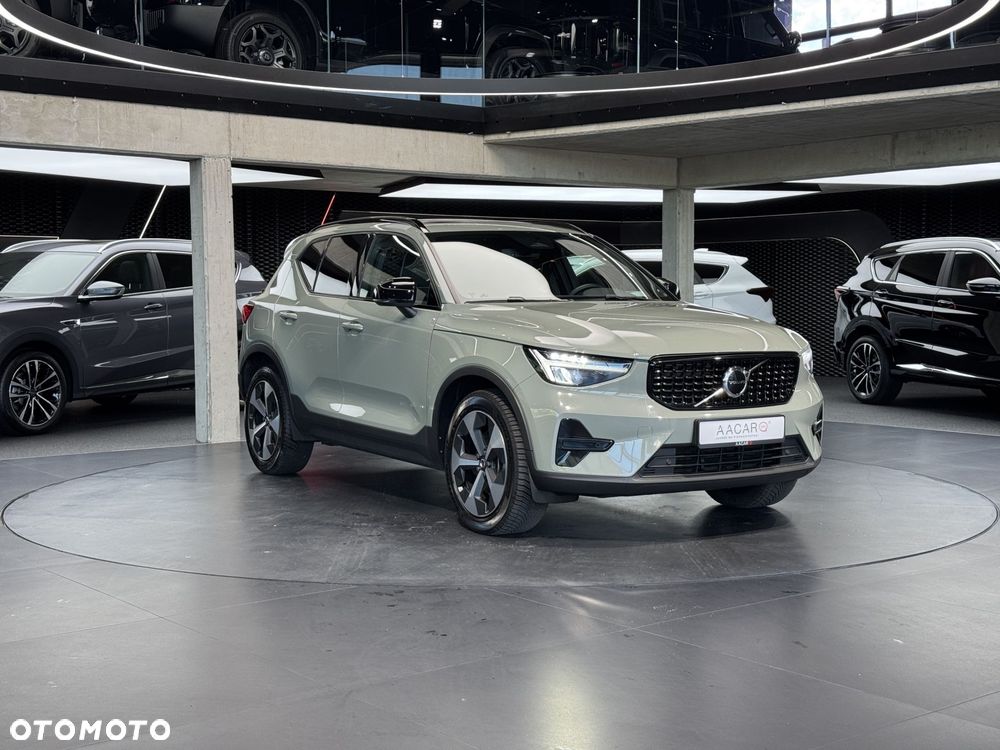Volvo XC 40 B4 Plus Dark - 8