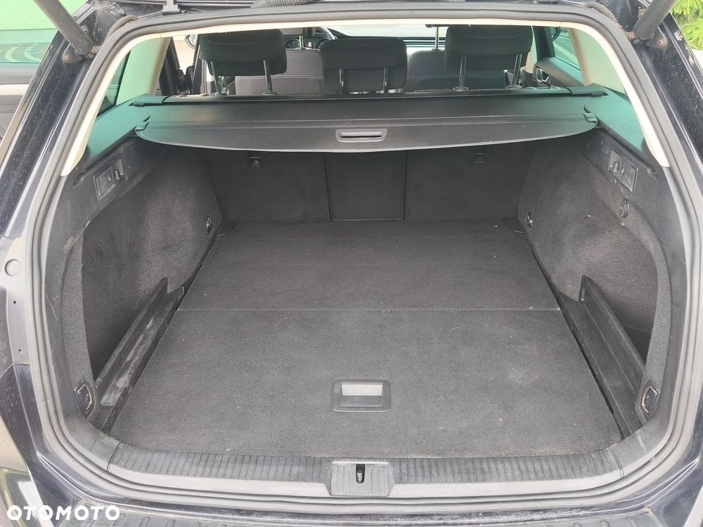 Volkswagen Passat - 24