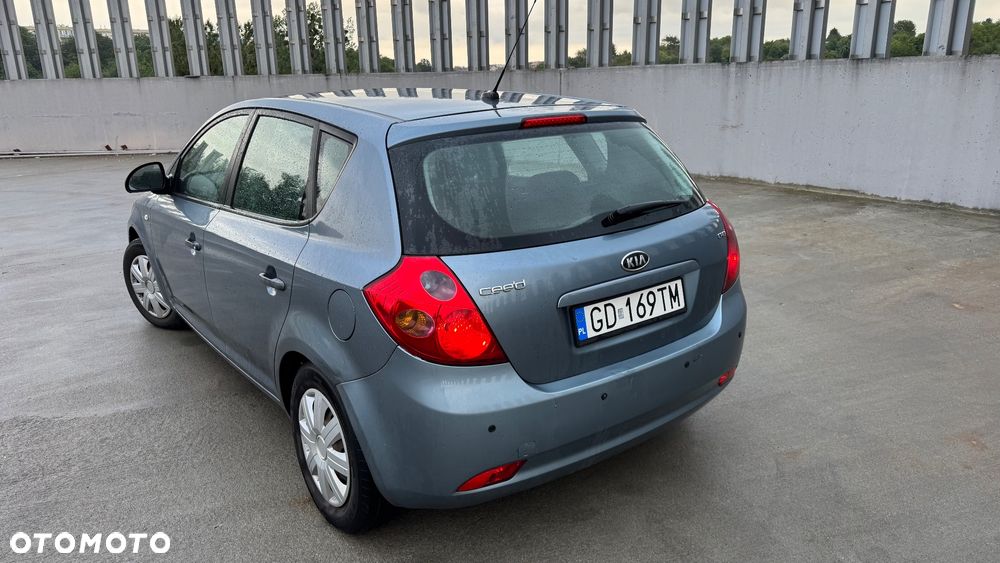 Kia Ceed - 6