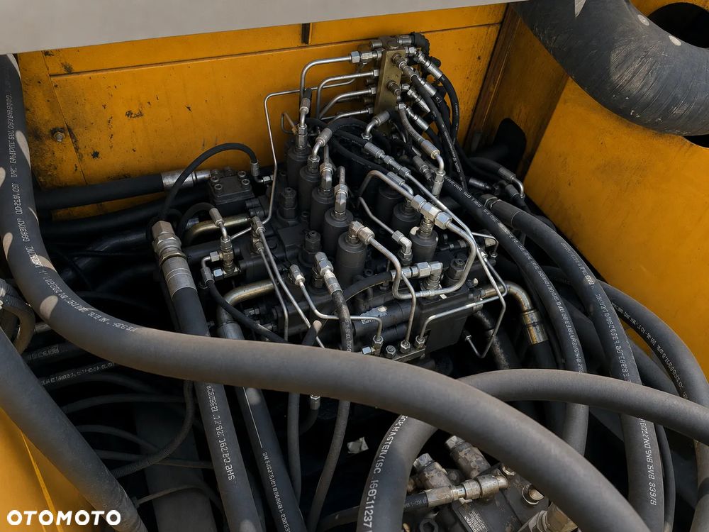 Volvo EC 250E - 9