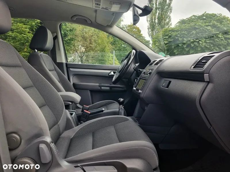 Volkswagen Touran 2.0 TDI Highline - 11