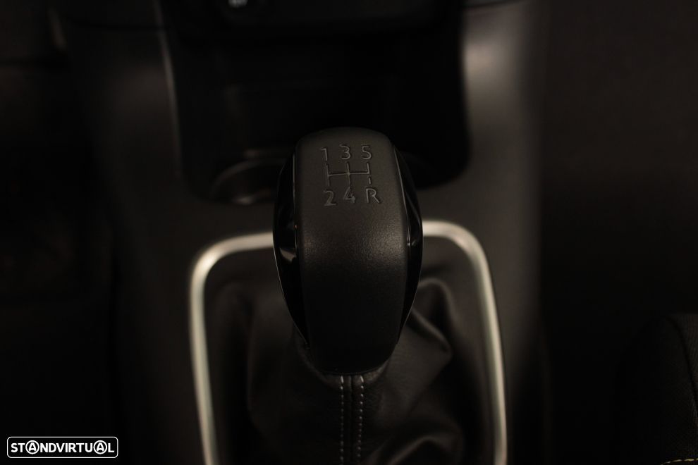 Citroën C3 1.2 PureTech Shine - 25