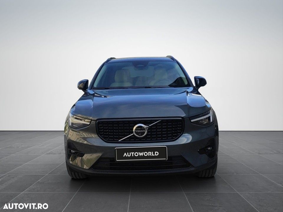 Volvo XC 40 B4 AT FWD MHEV Plus Dark - 2