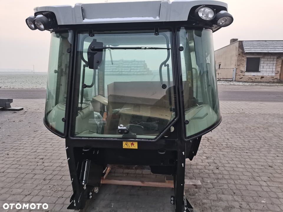 Kabina z wyposażeniem Massey Ferguson serii 7600 - 1