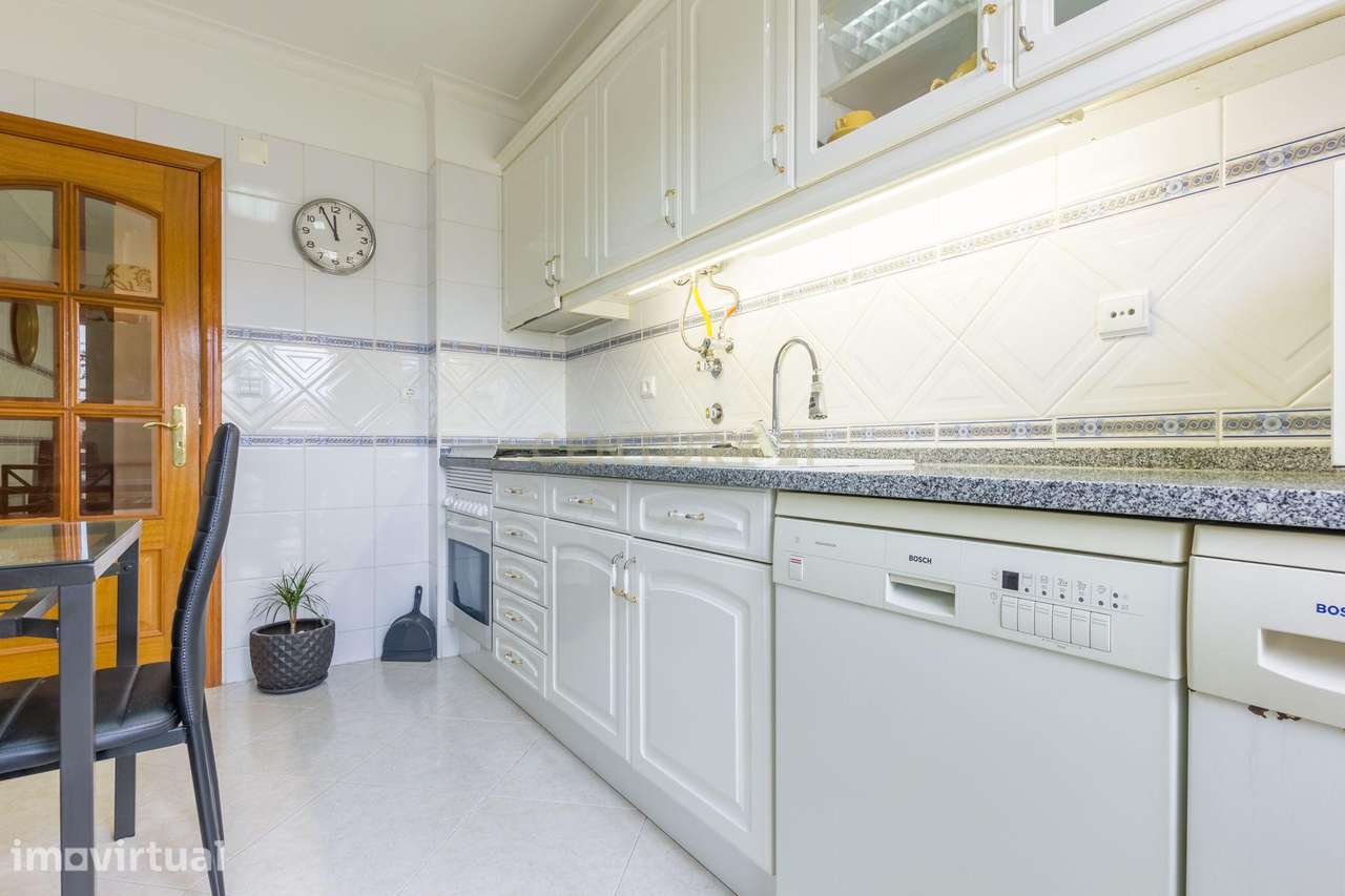 Apartamento T2 em Montijo com Varanda e Boa Exposição Solar - Grande imagem: 2/20