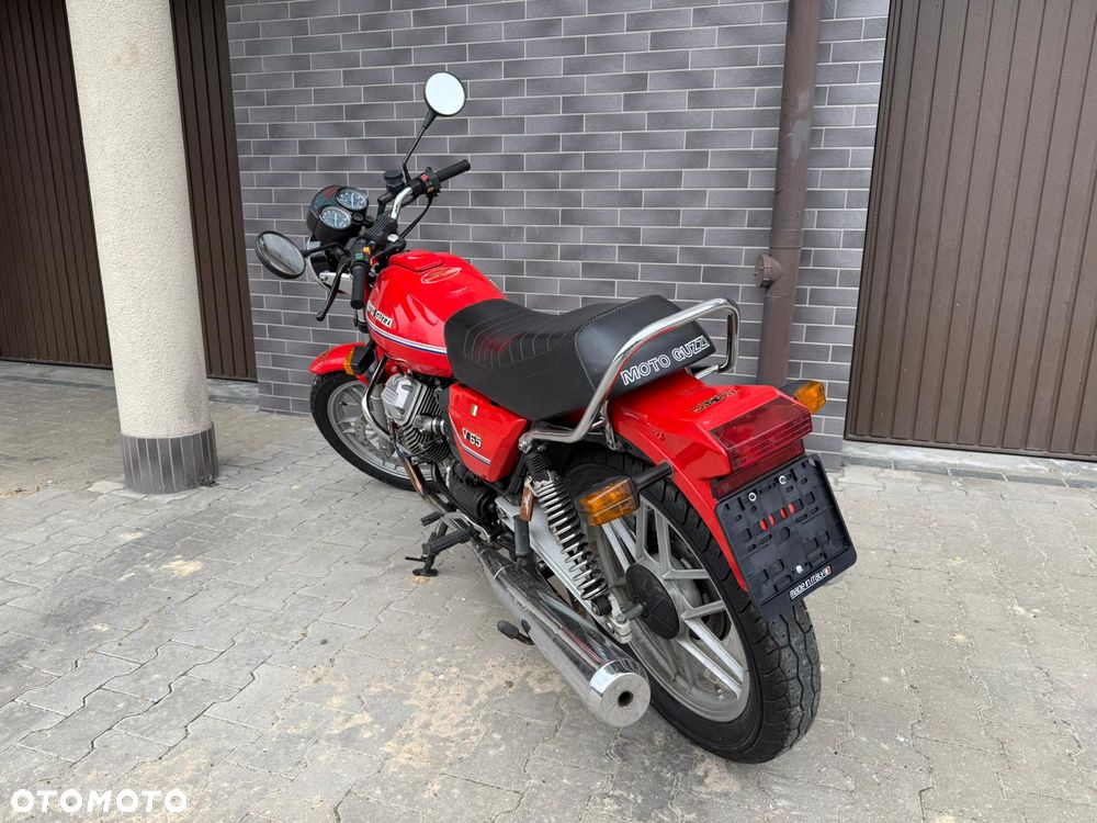 Moto Guzzi V7 - 8