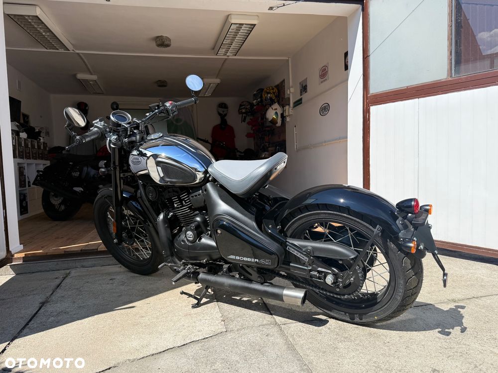 Jawa 350 42 Bobber - 10