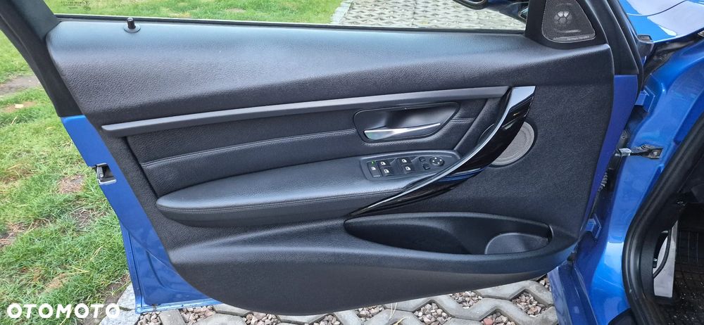 BMW Seria 3 320d - 17