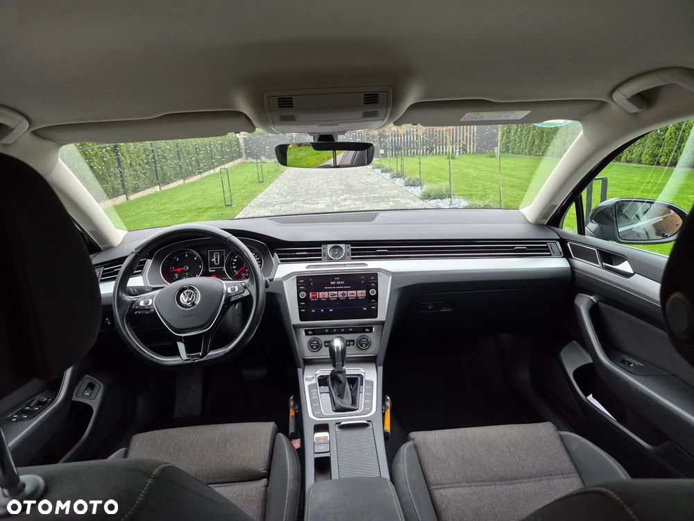 Volkswagen Passat - 37