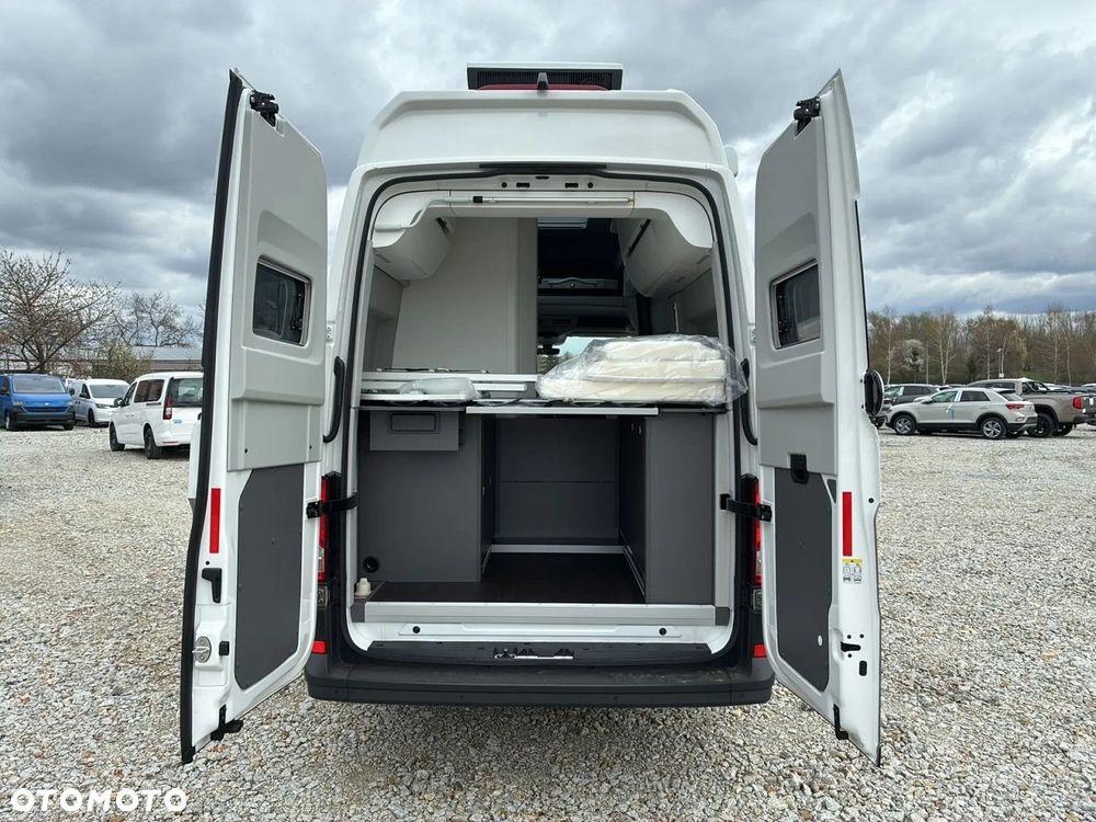 Volkswagen California - 11