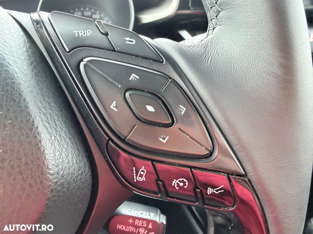 Toyota C-HR Lounge - 15