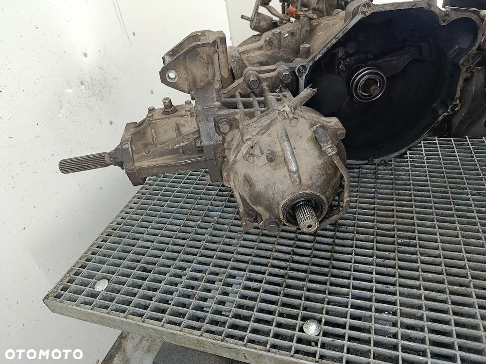 SKRZYNIA BIEGÓW MANUALNA 5 MITSUBISHI OUTLANDER I W5M421Z4B2 2.0 16V - 3