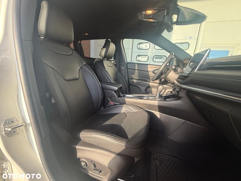 Jeep Compass - 12