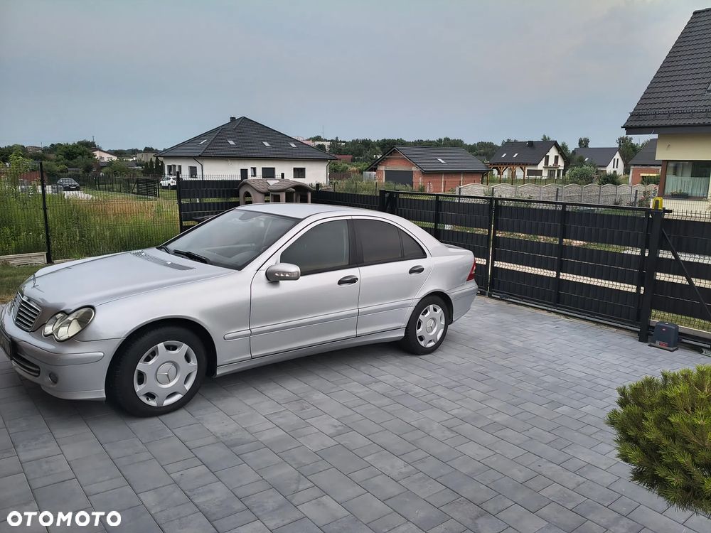 Mercedes-Benz Klasa C 220 CDI Automatik Elegance DPF - 4