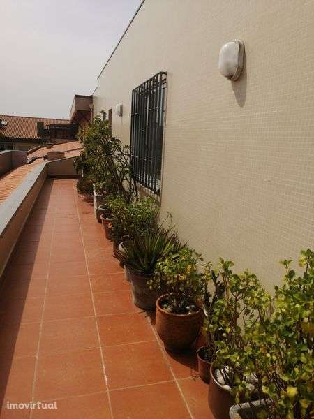 T3 recuado, Terraço + 2 lugares Garagem - Mobilado - Grande imagem: 2/12