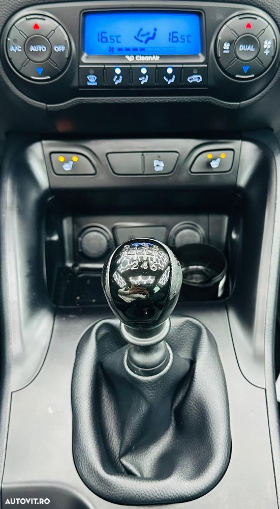 Hyundai ix35 1.7 CRDI 2WD blue Finale Silver - 26