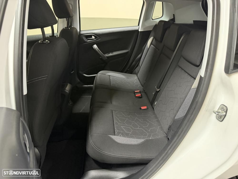 Peugeot 2008 1.6 BlueHDi Style - 18