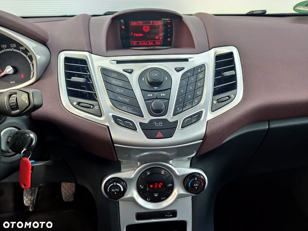 Ford Fiesta 1.4 Titanium - 13