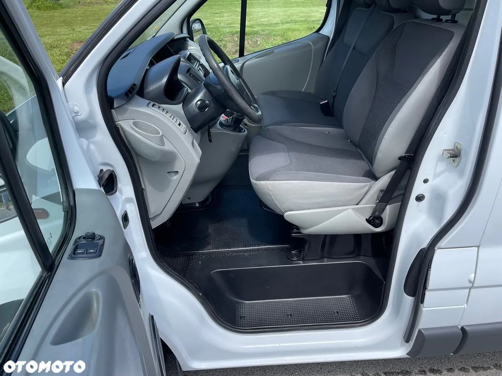 Opel Vivaro - 25