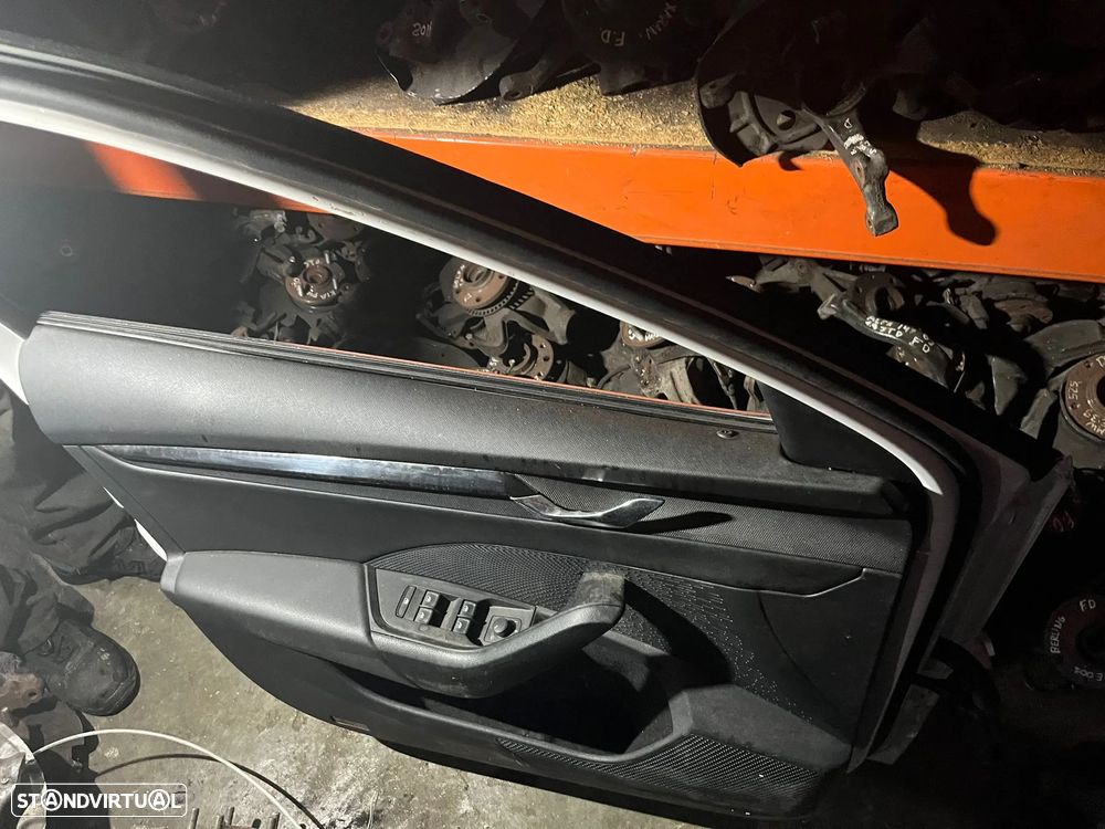 SKODA OCTAVIA IV PORTA FRENTE ESQUERDA - PF730 - 4