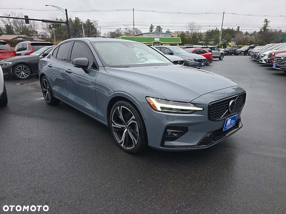 Volvo S60 B5 B AWD Plus Dark - 2