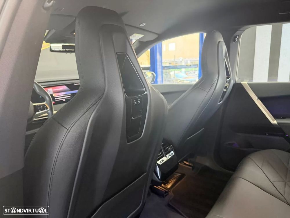 BMW iX xDrive 40 Pack Desportivo - 25