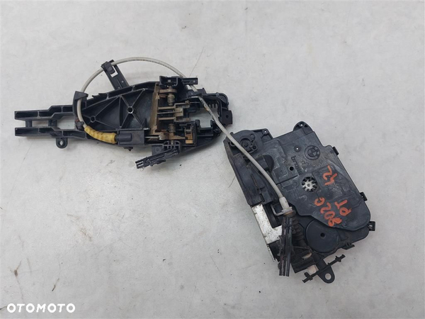 Zamek drzwi tył prawy BMW Seria  3 E90 2.0D 163KM 2005-2012 BROSE  7060296