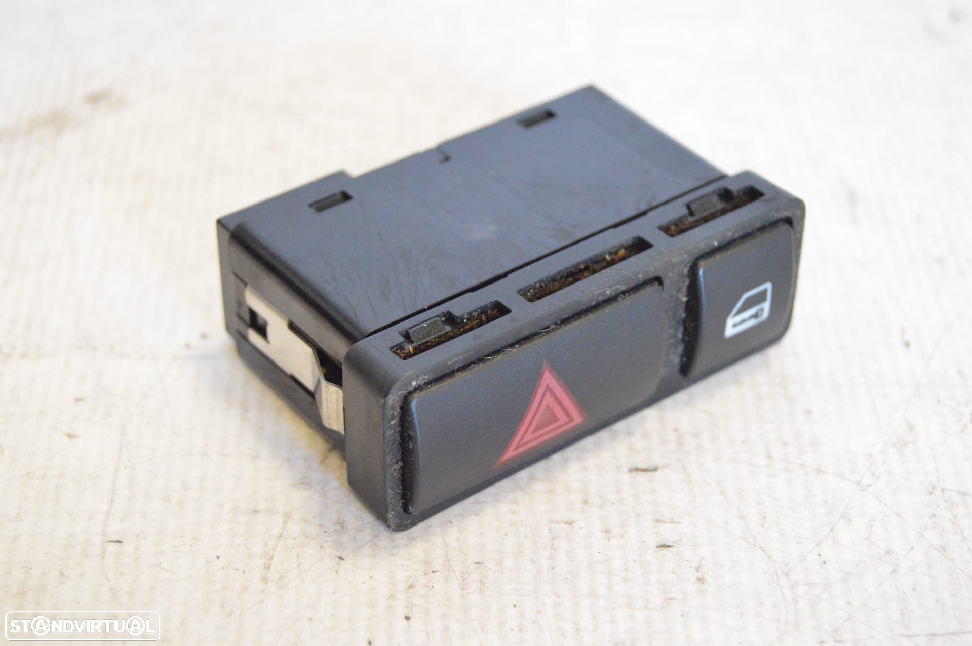 MODULO SWITCH COMANDO COMUTADOR BOTÃO LUZ LUZES EMERGENCIA 4 QUATRO PISCAS PISCA URGENCIA FECHO CENTRAL 61318368920 6131 8368920 BMW SERIE 3 E46 325i 192CV M54B25 SERIE 5 E60 E61 - 3