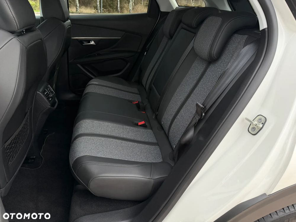 Peugeot 3008 1.6 PureTech GPF Allure S&S EAT8 - 34