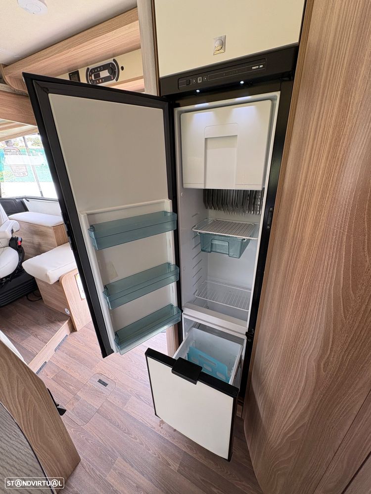 Burstner Aviano Aviano 727 cama central - 19