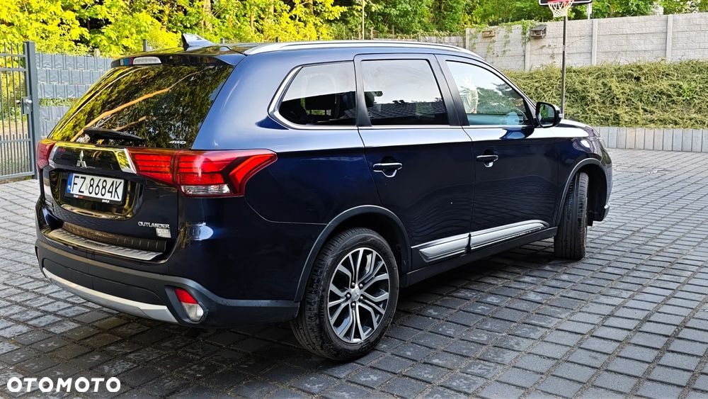 Mitsubishi Outlander 2.0 Intense + Navi 4WD CVT - 3