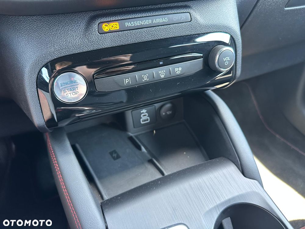 Ford Kuga 2.5 Duratec FHEV ST-LINE - 12