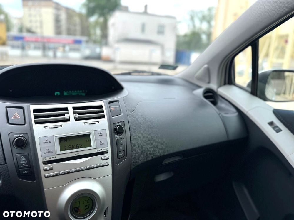 Toyota Yaris 1.3 Sol Premium MM - 16
