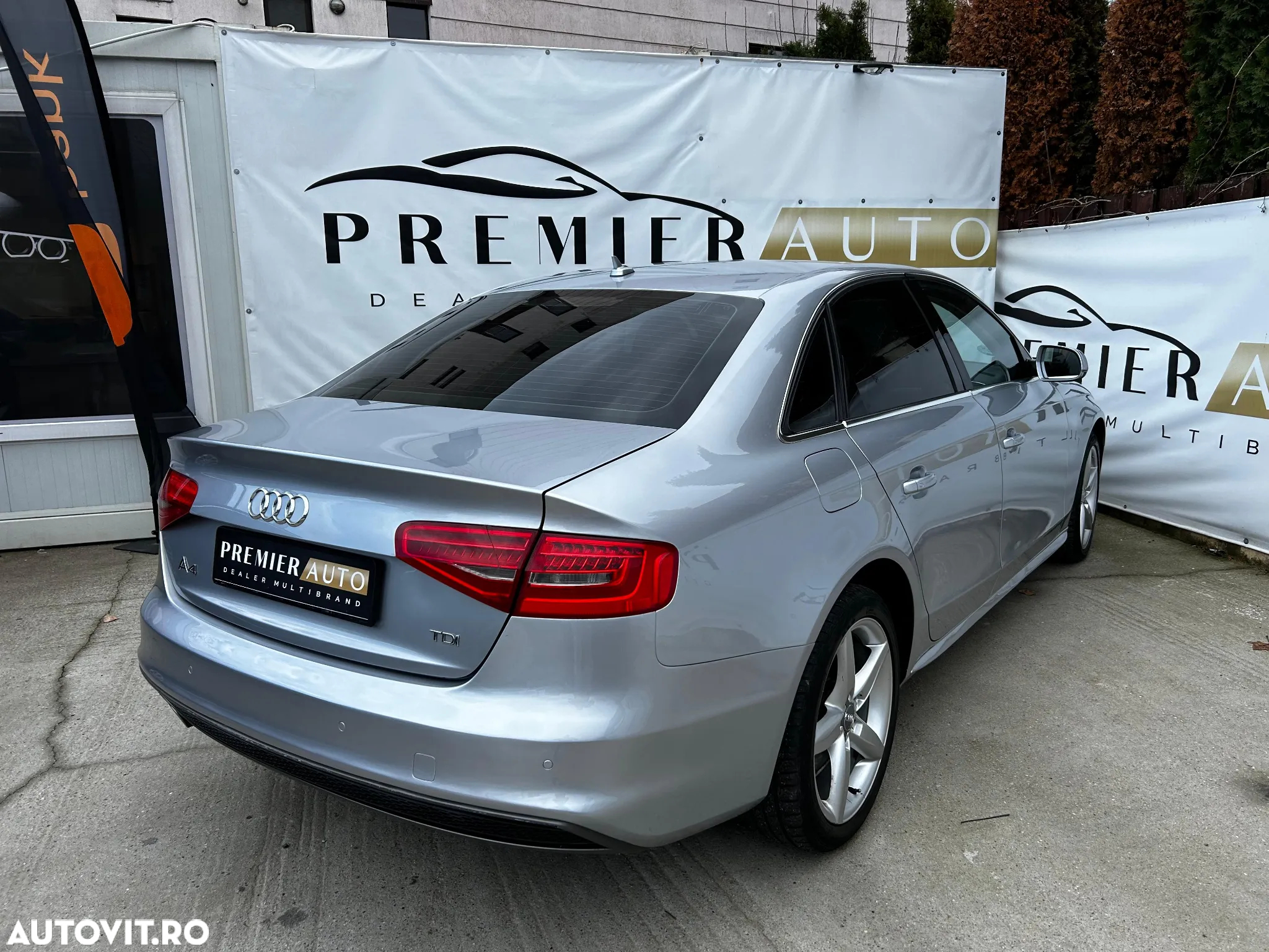 Audi A4 2.0 TDI DPF clean diesel S line Sportpaket - 10