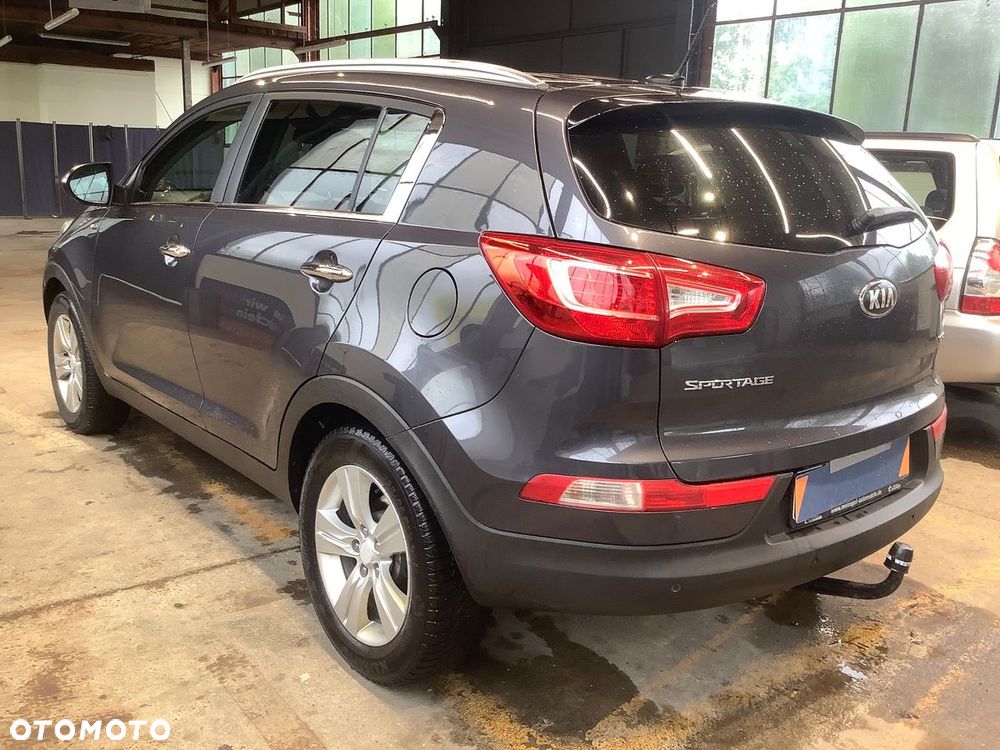 Kia Sportage 2.0 CRDI 4WD Automatik Spirit - 2