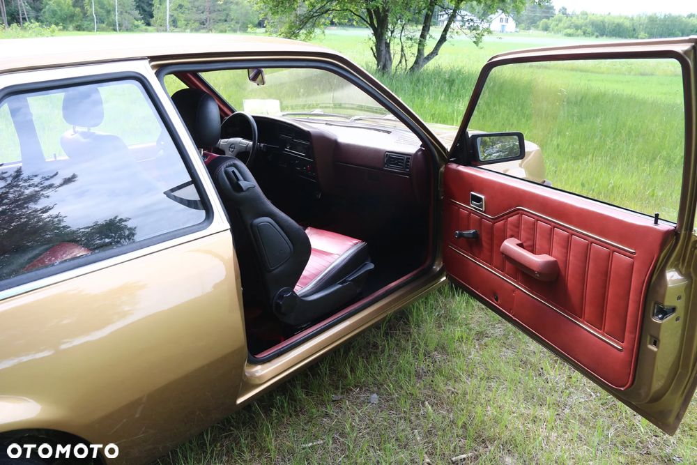 Opel Ascona - 12
