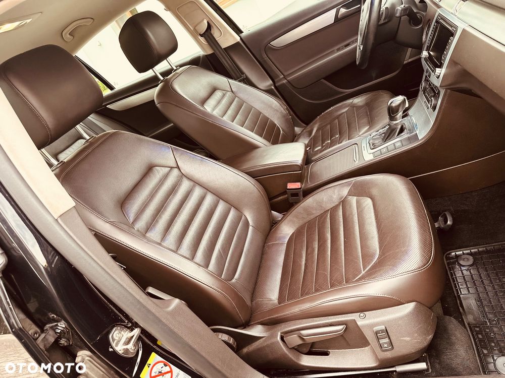 Volkswagen Passat 2.0 TDI 4Mot Highline DSG - 27