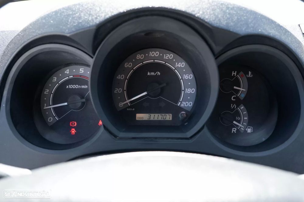 Toyota Hilux 2.5 D-4D 4WD CE AC - 17