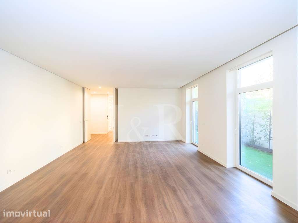 Apartamento T2 com jardim e estacionamento na Av. Almirante Reis, L... - Grande imagem: 4/46