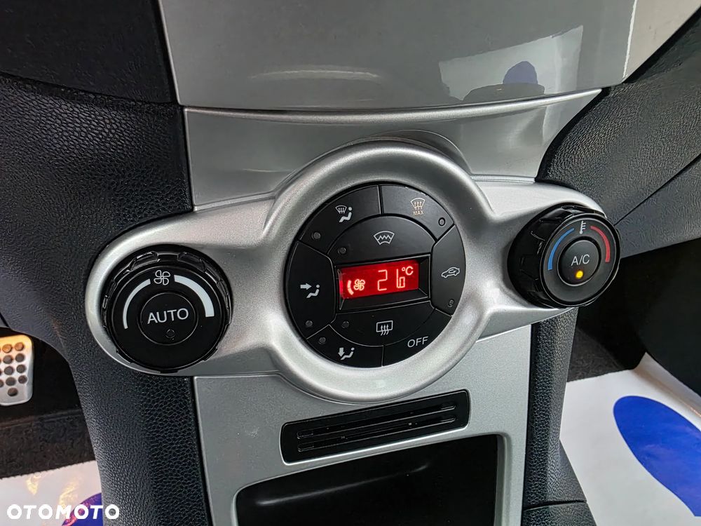Ford Fiesta 1.4 Titanium - 33