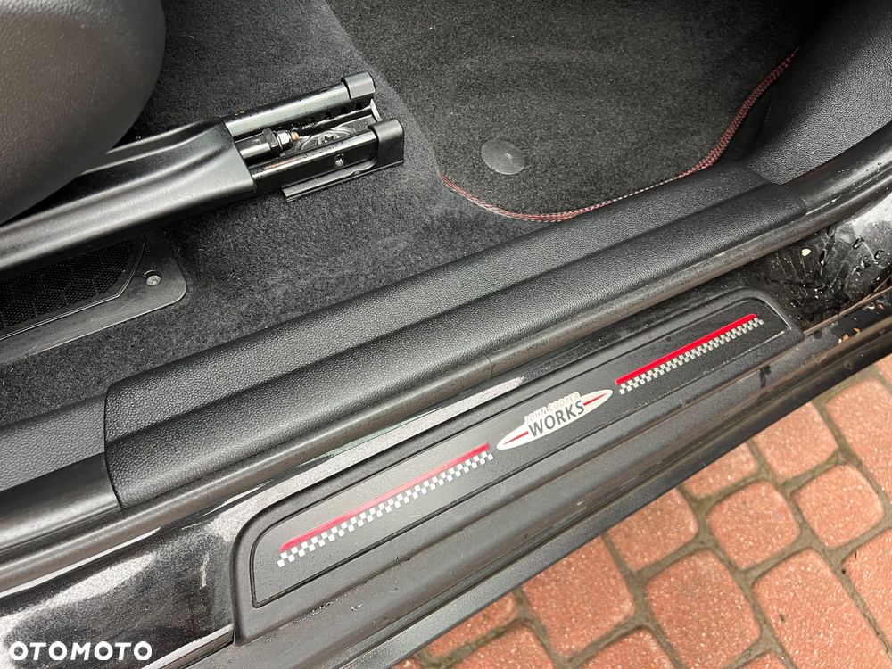MINI John Cooper Works - 24