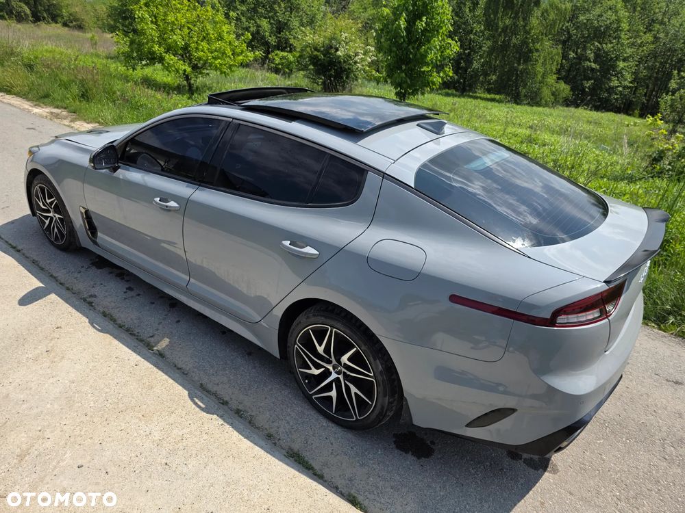 Kia Stinger - 14
