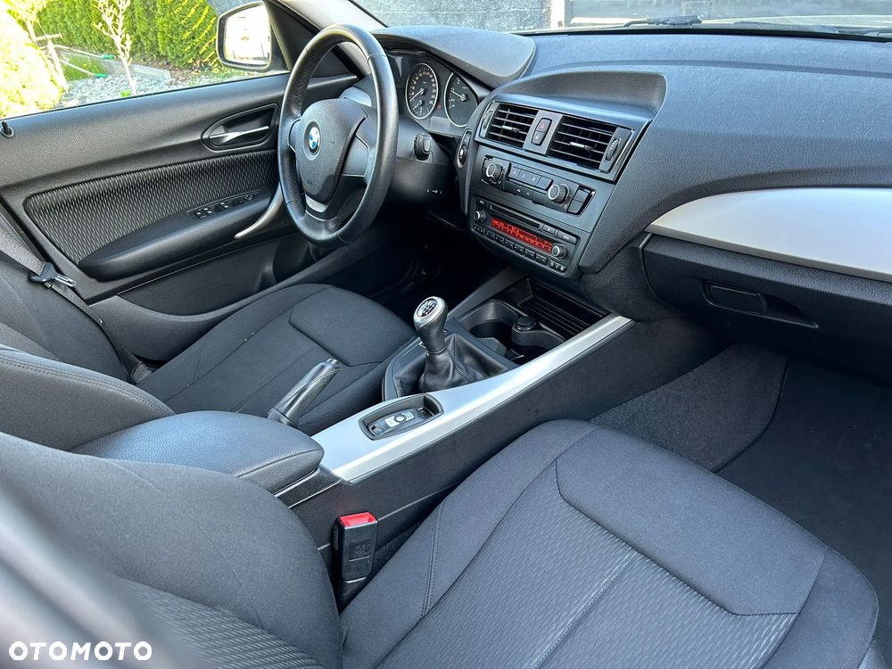 BMW Seria 1 114i - 12